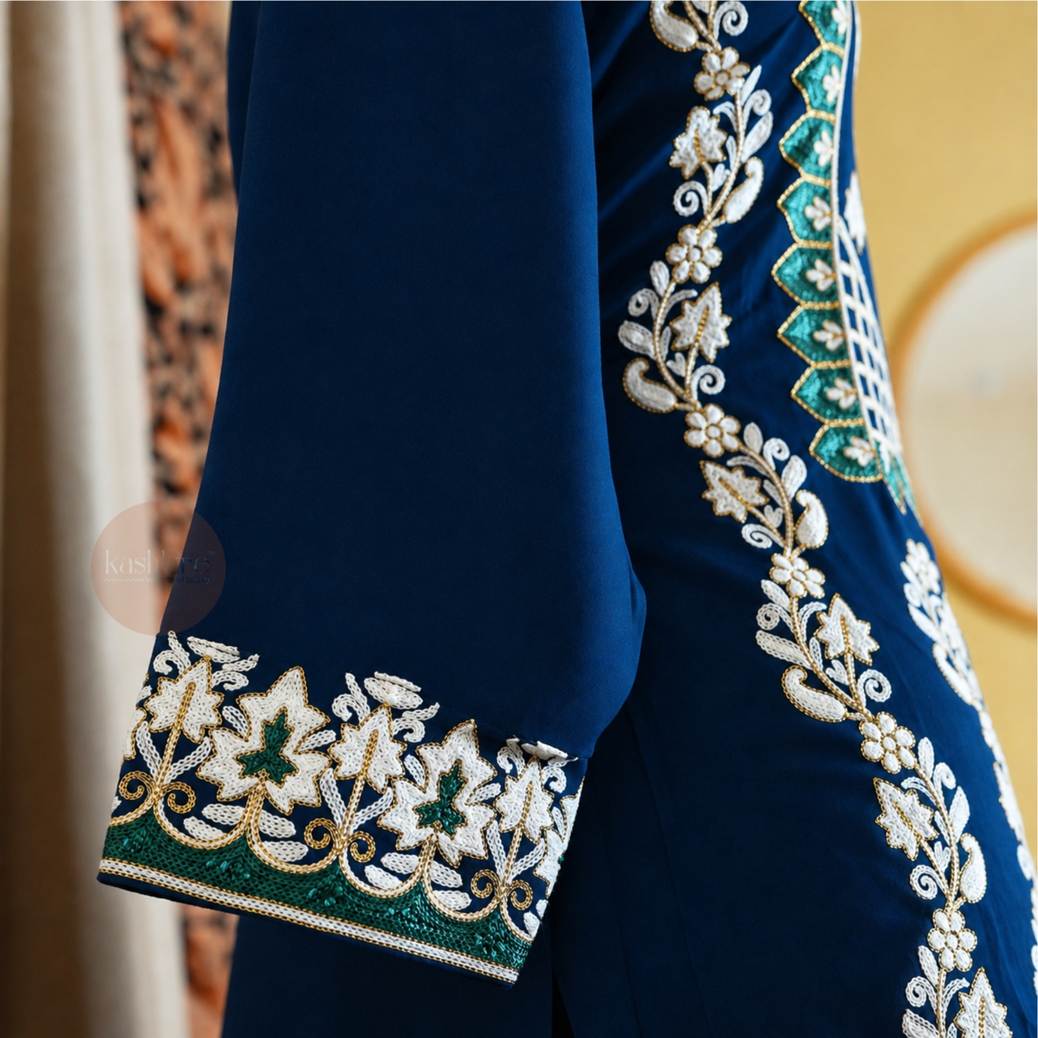 Aari Embroidered Kurta with Palazzo Co-Ord Set | Kashlure